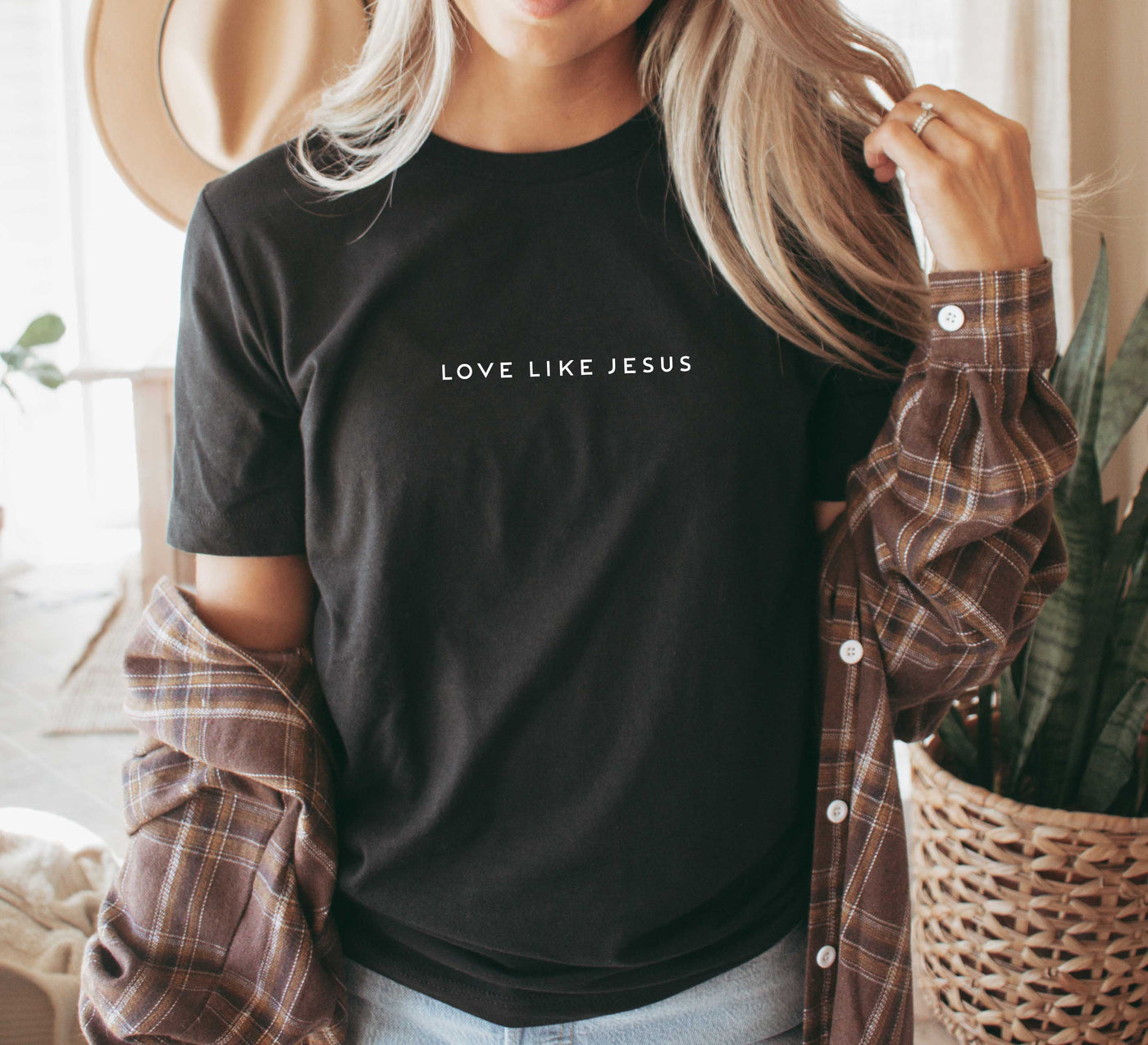 Love like Jesus Tee