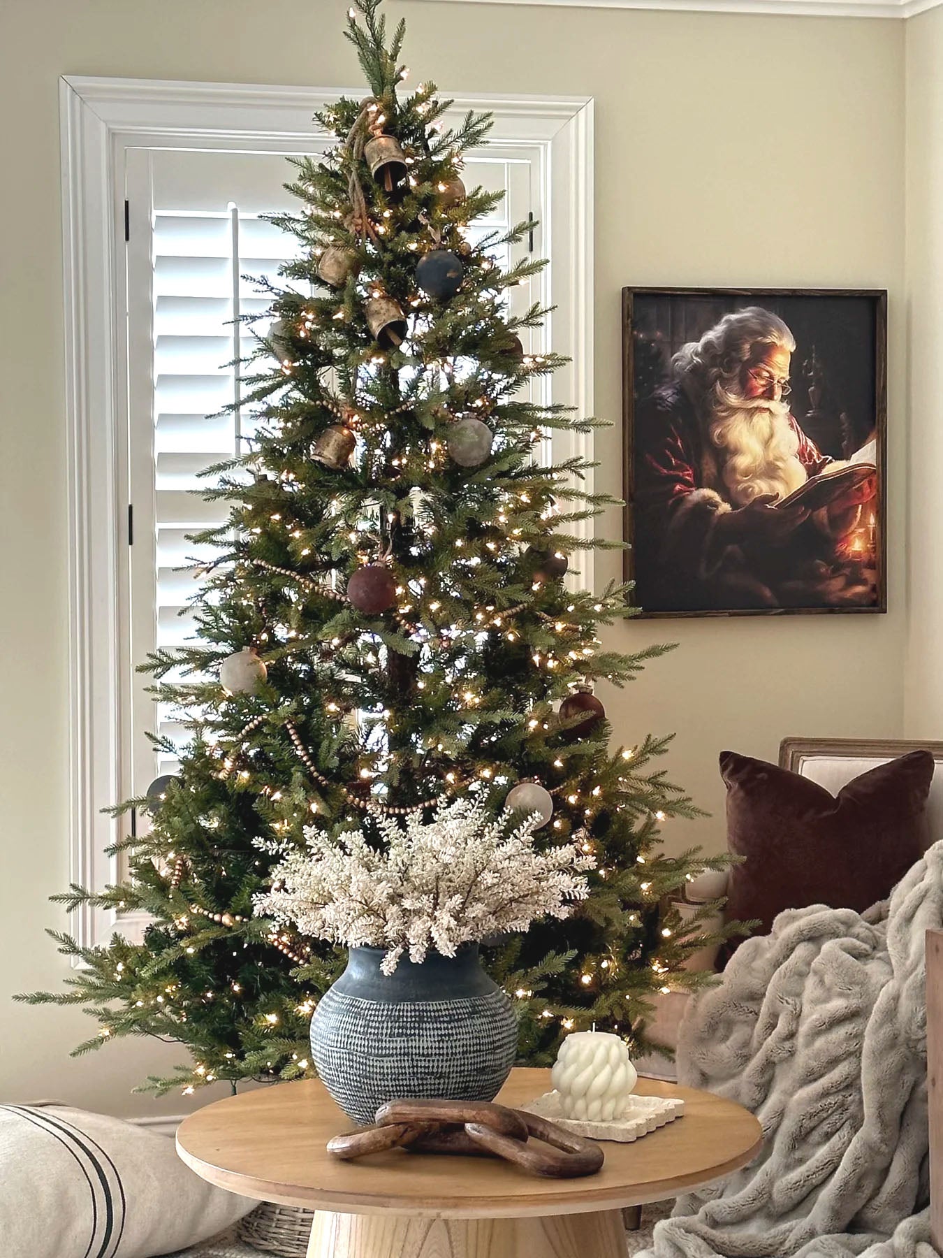 St. Nick Reading "santa" Vertical